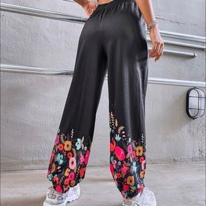 NEW SHEIN Floral high waist sweatpants S